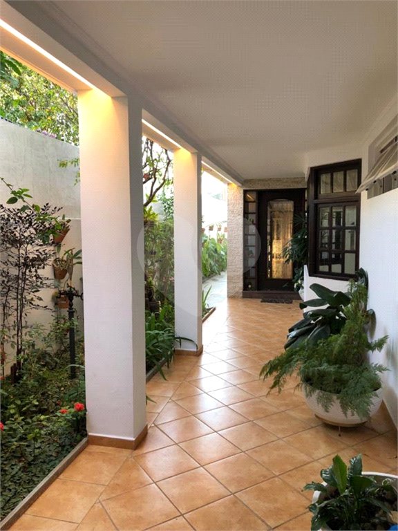Sobrado à venda com 5 quartos, sendo 3 suítes, em Tremembé, São Paulo, SP
