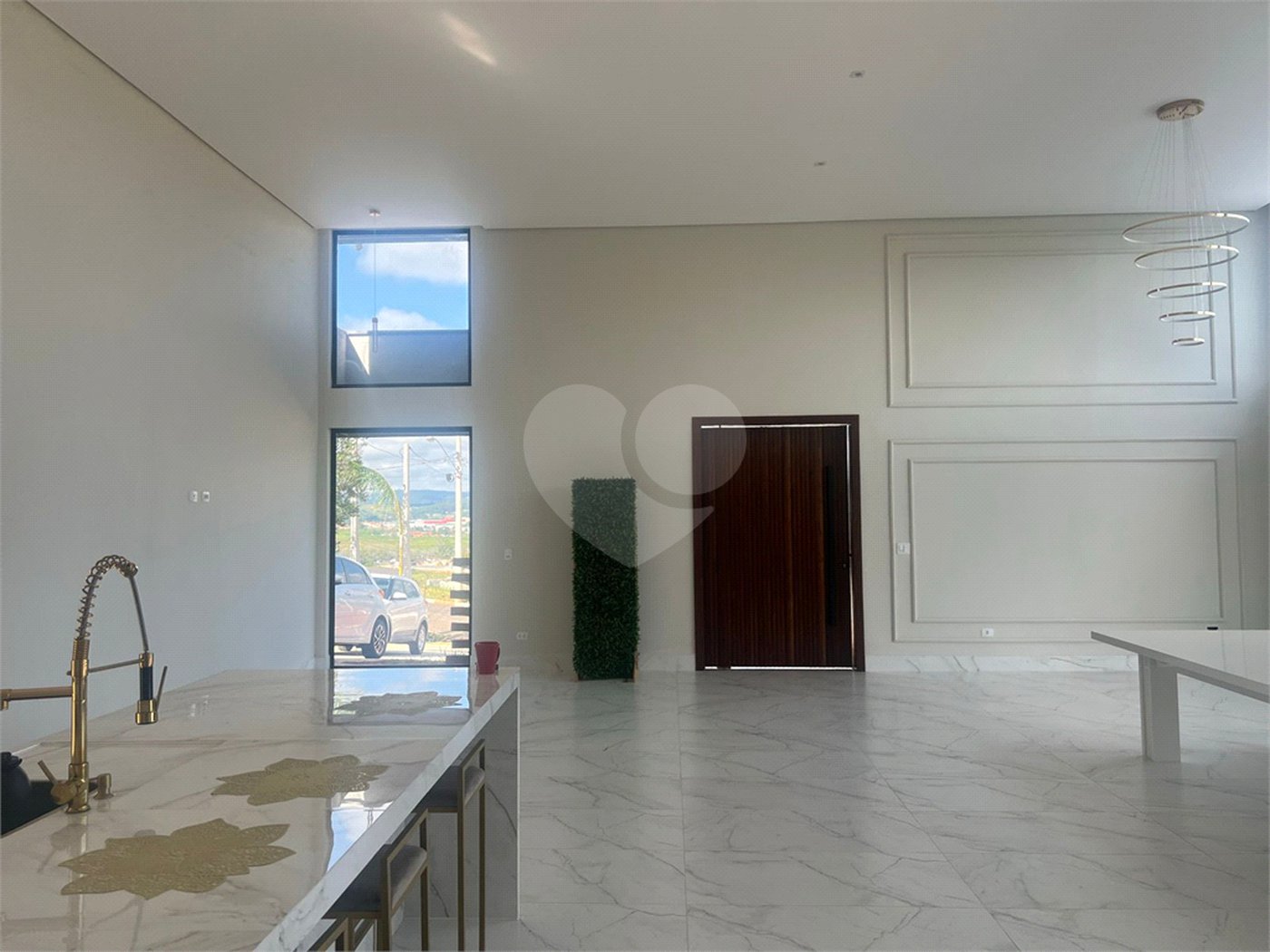 Casa à venda com 3 quartos, sendo 2 suítes,  no condomínio Residencial Alto da Floresta, Bom Jesus dos Perdões - SP