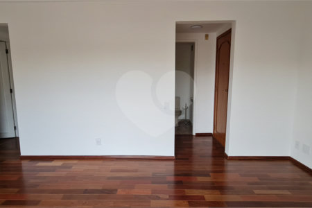 Apartamento para alugar com 3 quartos, sendo 1 suíte, em Chácara Santo Antônio, São Paulo, SP