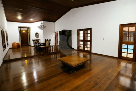 Casa à venda com 4 quartos, sendo 2 suítes, em Jardim São Bento, São Paulo, SP