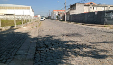 Terreno à venda em Vila Urupês, Suzano, SP