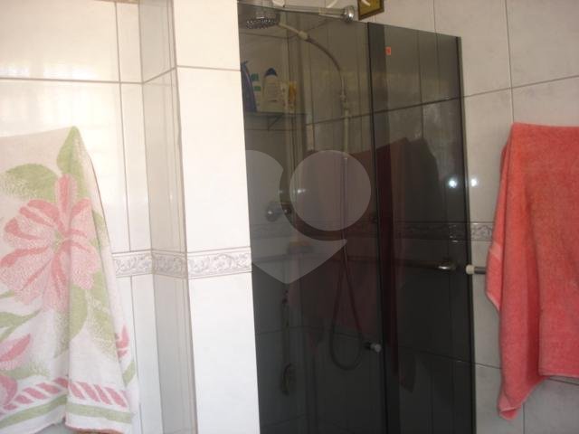 Sobrado à venda com 3 quartos, sendo 2 suítes, em Vila Irmãos Arnoni, São Paulo, SP