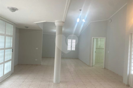 Sobrado à venda ou para alugar com 3 quartos, sendo 1 suíte, no Centro, Salto, SP