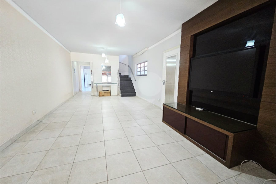Sobrado à venda com 4 quartos, sendo 1 suíte, em Vila Guilherme, São Paulo, SP