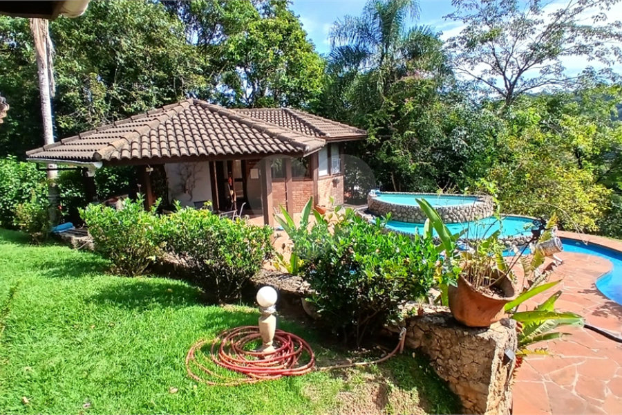Casa à venda com 4 suítes no condomínio Sausalito, Mairiporã - SP