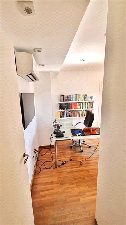 Apartamento à venda com 3 suítes em Vila Romana, São Paulo, SP