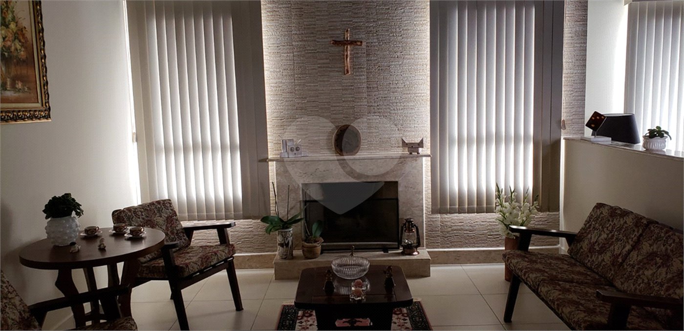 Casa à venda com 3 quartos, sendo 1 suíte, no condomínio Estância Marambaia, Vinhedo - SP