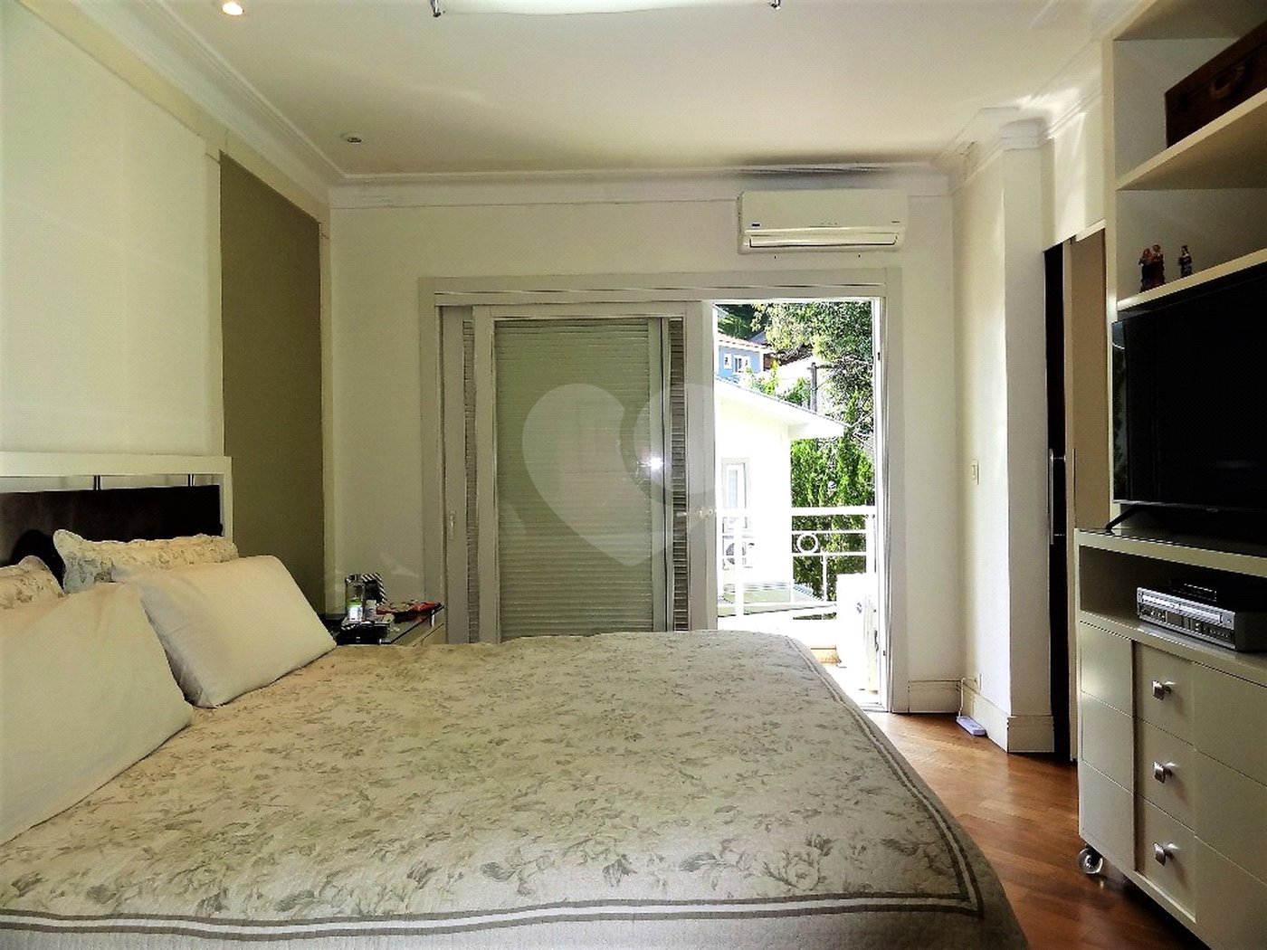 Casa à venda com 4 suítes no condomínio Residencial Jardim Itatinga, São Paulo - SP