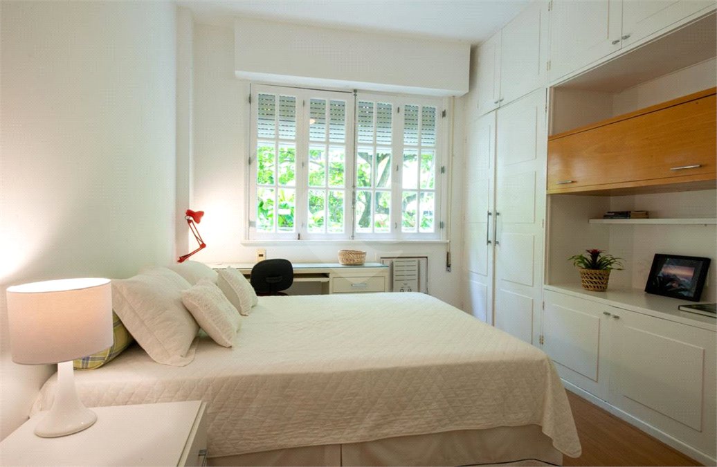 Apartamento à venda com 3 quartos, sendo 1 suíte, em Leme, Rio de Janeiro, RJ