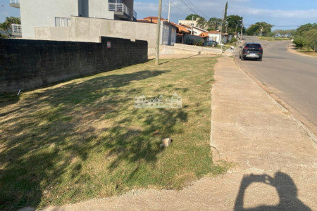 Terreno à venda em Jardim dos Pinheiros, Atibaia, SP