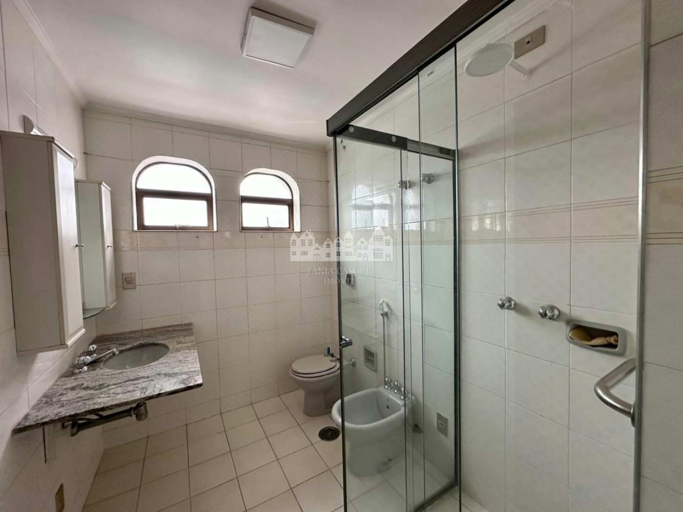 Apartamento à venda ou para alugar com 4 quartos, sendo 3 suítes, no Centro, Atibaia, SP