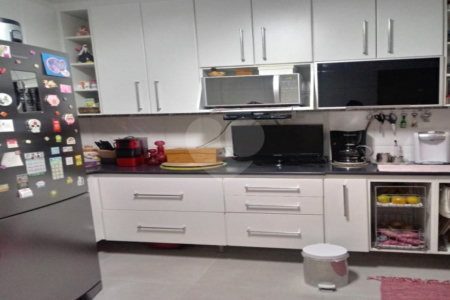 Casa à venda com 3 quartos, sendo 1 suíte, no condomínio Alcides Moreira, São Paulo - SP