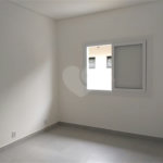 Casa à venda com 2 quartos, sendo 1 suíte, no condomínio Figueira Garden, Atibaia - SP