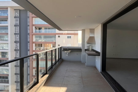 Apartamento à venda com 3 suítes em Edifício Majestic, Presidente Prudente, SP