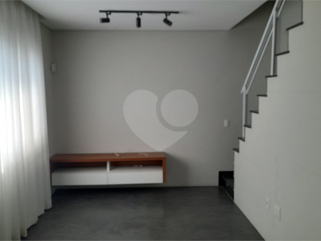 Casa à venda com 2 suítes no condomínio Residencial Matos, São Paulo - SP
