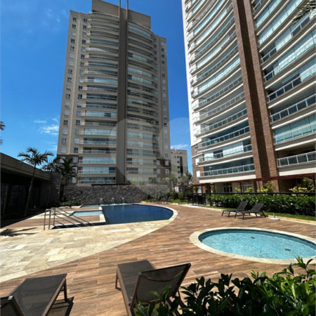 Apartamento à venda com 4 suítes em Vila Embaré, Valinhos, SP