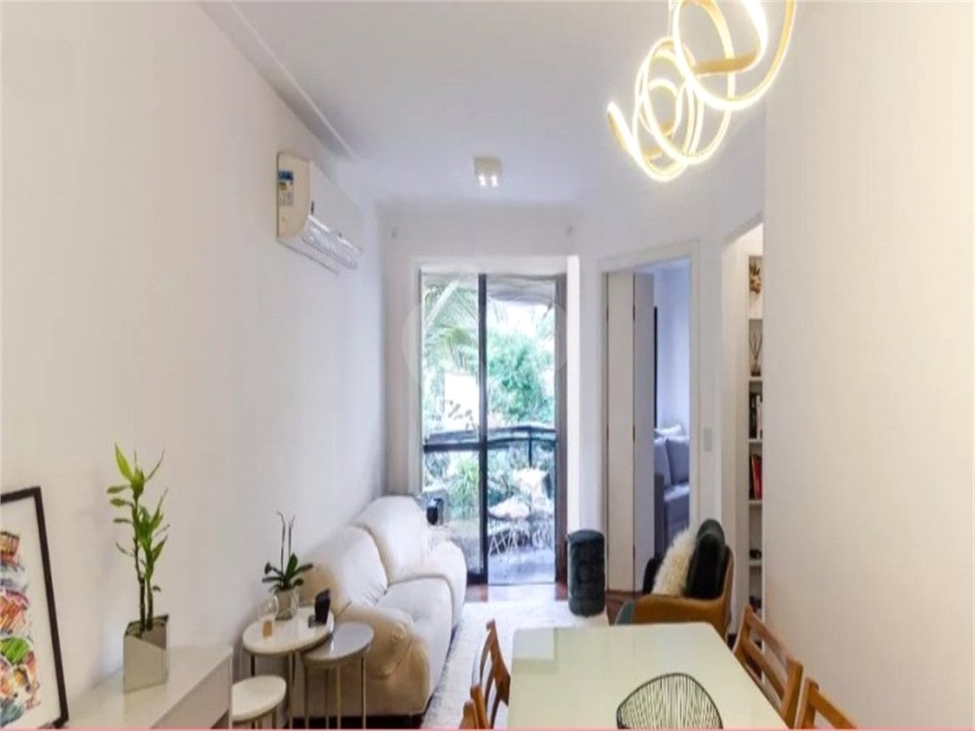 Apartamento à venda com 2 quartos, sendo 1 suíte, em Moema, São Paulo, SP