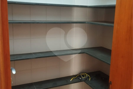Sobrado à venda com 4 quartos, sendo 3 suítes, em Altos do Jaraguá, Araraquara, SP