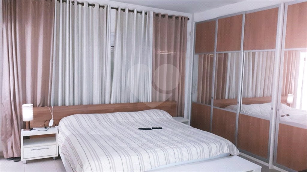 Casa à venda com 4 quartos, sendo 2 suítes, no condomínio Cond Residencial Villagio da Serra, São Paulo - SP