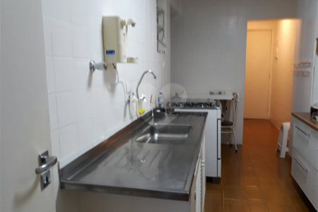 Apartamento à venda com 2 quartos em Cerqueira César, São Paulo, SP