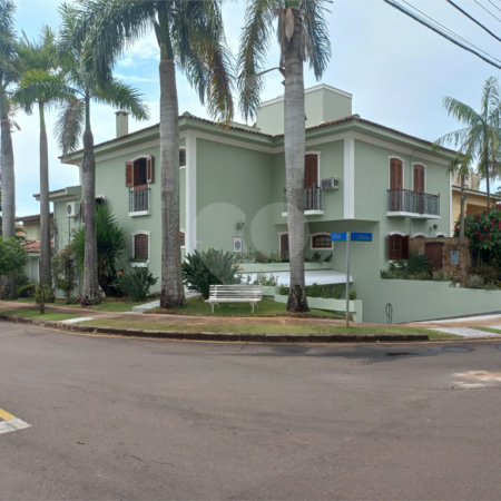 Sobrado no Condomínio Faber 1