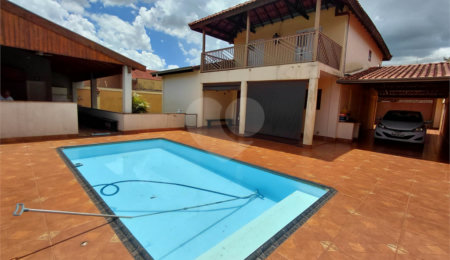 Sobrado à venda com 4 quartos, sendo 1 suíte, em Parque dos Lagos, Ribeirão Preto, SP