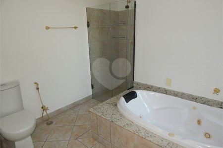 Casa à venda com 3 quartos, sendo 1 suíte, no condomínio Alpes de Vinhedo, Vinhedo - SP