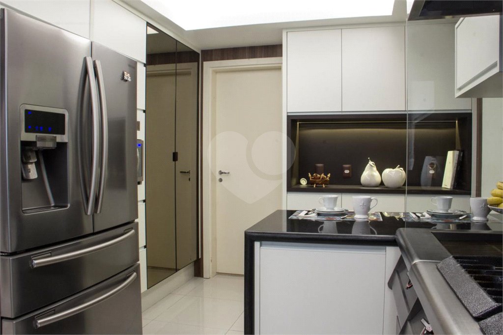 Apartamento à venda com 4 quartos, sendo 3 suítes, em Alto da Boa Vista, São Paulo, SP