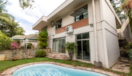 Casa à venda com 4 quartos, sendo 1 suíte,  em Jardim Marajoara, São Paulo, SP