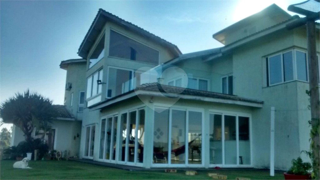 Casa à venda com 4 quartos, sendo 2 suítes, em Pinhal, Jarinu, SP