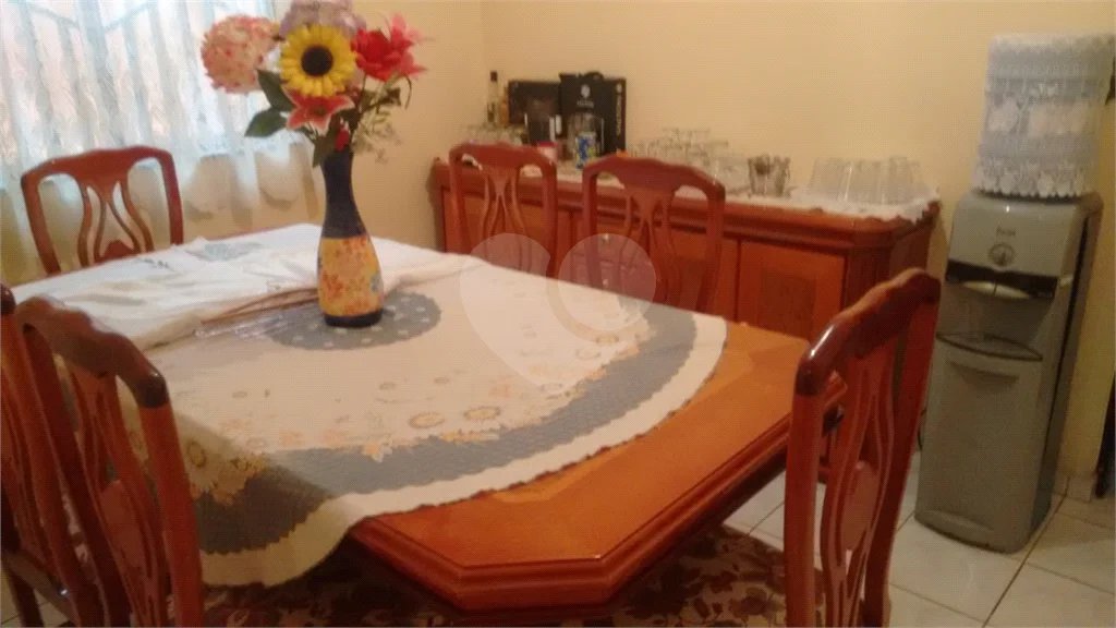 Sobrado à venda com 3 quartos, sendo 1 suíte, em Vila Galvão, Guarulhos, SP