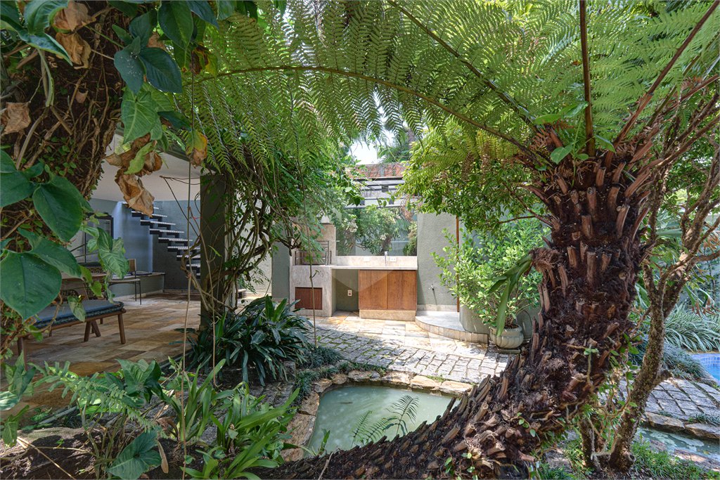 Sobrado à venda com 4 quartos, sendo 2 suítes, em Brooklin Velho, São Paulo, SP