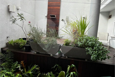 Sobrado à venda com 4 suítes em Santana, São Paulo, SP