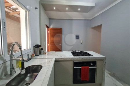 Casa à venda com 2 quartos no condomínio Karolyne, Votorantim - SP