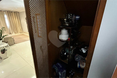 Sobrado à venda com 3 quartos, sendo 2 suítes, em Cidade São Francisco, São Paulo, SP