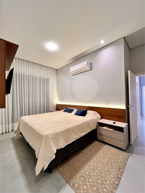 Casa à venda com 3 suítes no condomínio Residencial Mont'alcino, Valinhos - SP