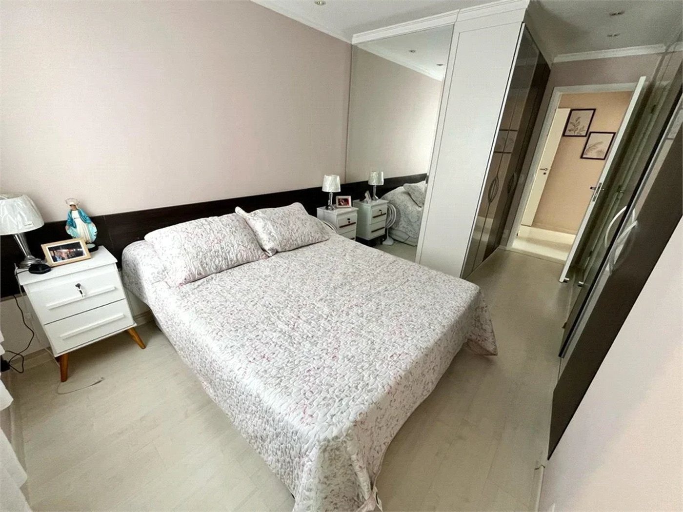 Apartamento à venda com 4 quartos, sendo 3 suítes,  em Lar São Paulo, São Paulo, SP