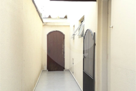 Sobrado à venda com 5 quartos, sendo 1 suíte, em Jardim Caravelas, São Paulo, SP