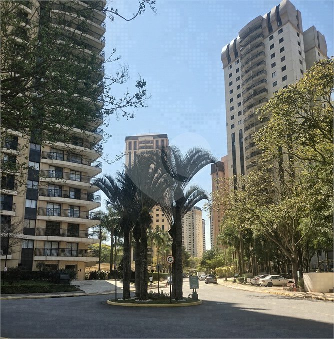 Apartamento à venda com 3 quartos, sendo 1 suíte, em Alto da Boa Vista, São Paulo, SP