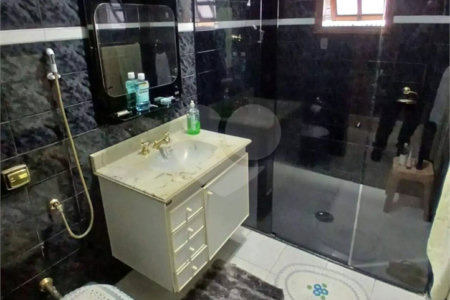 Sobrado à venda com 4 quartos, sendo 2 suítes, em Vila Santa Maria, São Paulo, SP