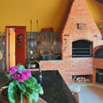 Casa à venda com 3 quartos, sendo 1 suíte, no condomínio Estância Marambaia, Vinhedo - SP