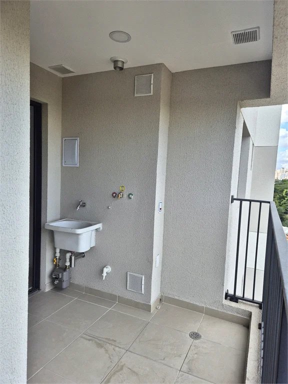 Apartamento à venda com 3 quartos, sendo 1 suíte, em Vila Anastácio, São Paulo, SP