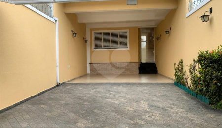Sobrado à venda com 4 quartos, sendo 1 suíte,  em Vila Campo Grande, São Paulo, SP