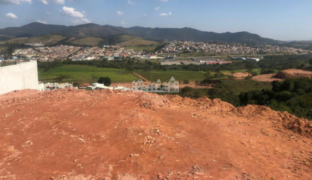Terreno à venda no condomínio Alto da Floresta, Bom Jesus dos Perdões - SP
