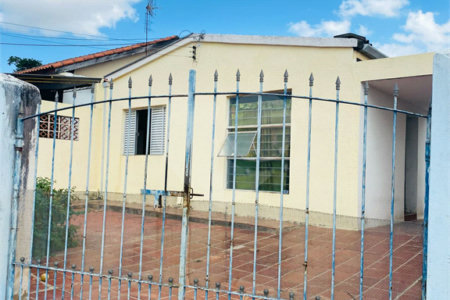 Casa à venda com 2 quartos, sendo 1 suíte, em Jardim Hungares, Sorocaba, SP