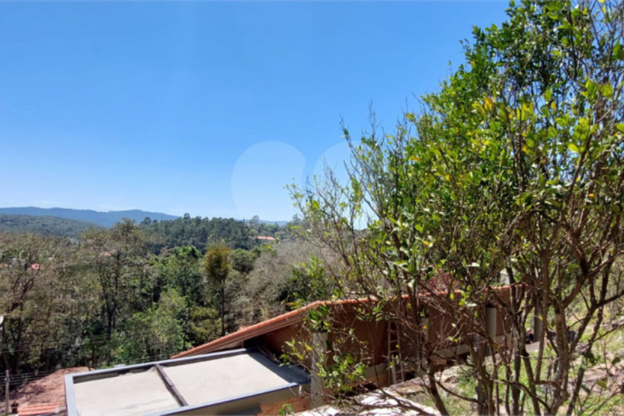 Casa à venda com 3 quartos, sendo 2 suítes, no condomínio Alpes de Caieiras, Caieiras - SP