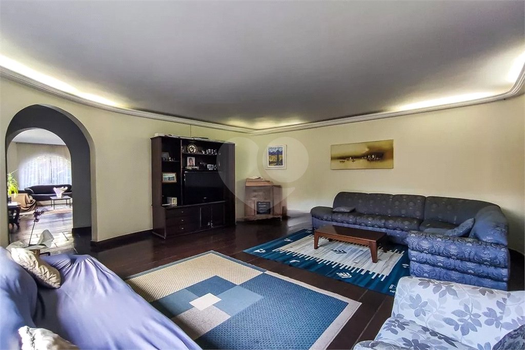 Sobrado à venda com 4 quartos, sendo 2 suítes,  em Jardim Morumbi, São Paulo, SP