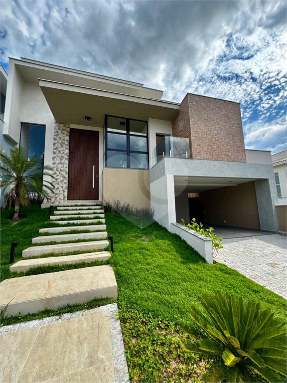Casa à venda com 3 suítes no condomínio Belvedere I, Votorantim - SP