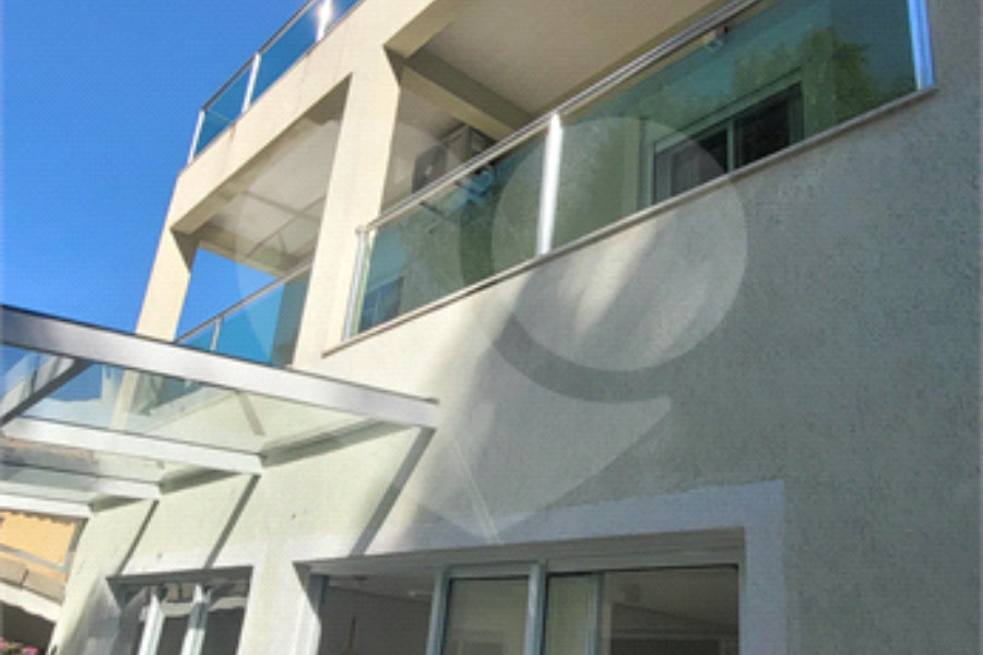 Sobrado à venda com 4 quartos, sendo 2 suítes, em Vila Irmãos Arnoni, São Paulo, SP