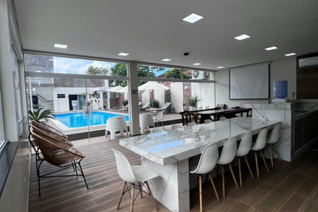 Casa à venda com 8 quartos, sendo 2 suítes, em Flórida, Praia Grande, SP